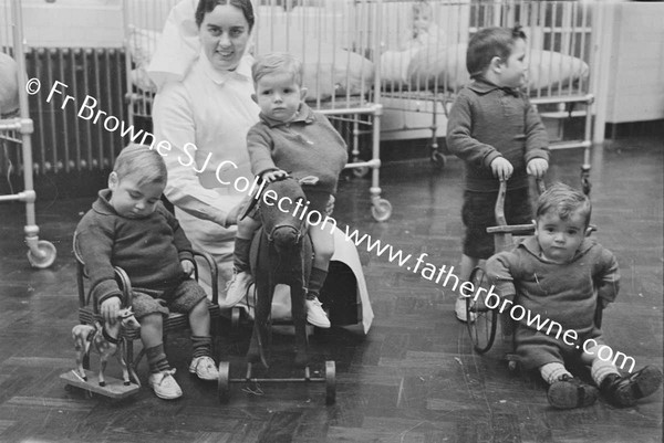 CAPPAGH HOSPITAL CHILDREN WITH TOYS FROM MT JULIET (MAJOR D.MCCALMONT)